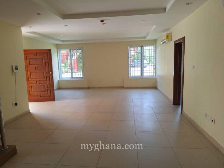 5 bedroom townhouse to let at Cantonments, Accra