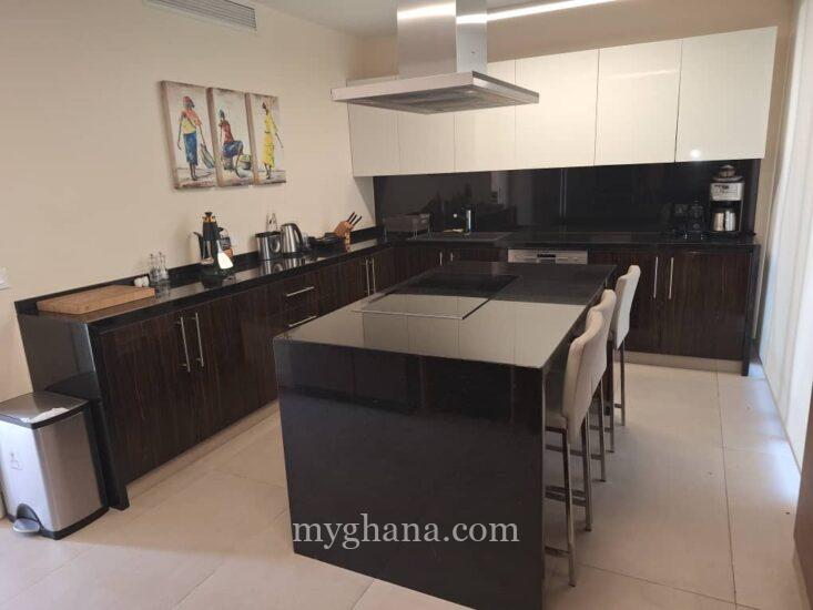 Executive 4 bedroom furnished to let at Movenpick Hotel, Ridge – Accra