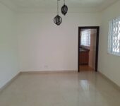 5 bedroom house with large garden to let at Tse Addo