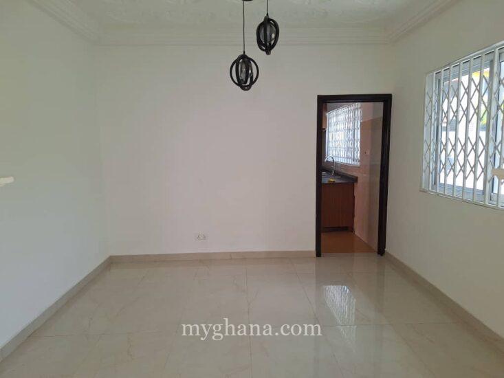 5 bedroom house with large garden to let at Tse Addo