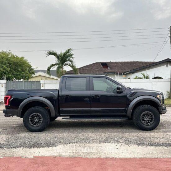 Ford F-150 Raptor 2020 model automatic 4×4