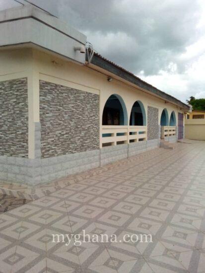 Five bedroom house for rent at spintex addogonno