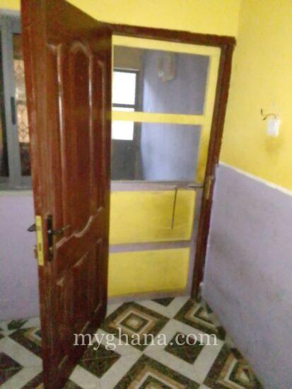 Single room self contain for rent at teshie Tsui bleoo