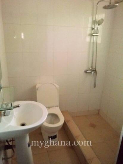 Five bedroom house for rent at spintex addogonno