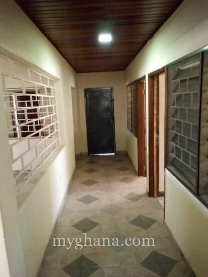 Five bedroom house for rent at spintex addogonno