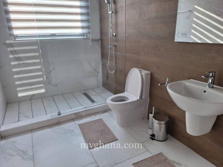 4 bed furnished townhouse to let at East Legon near the French Sch, Accra
