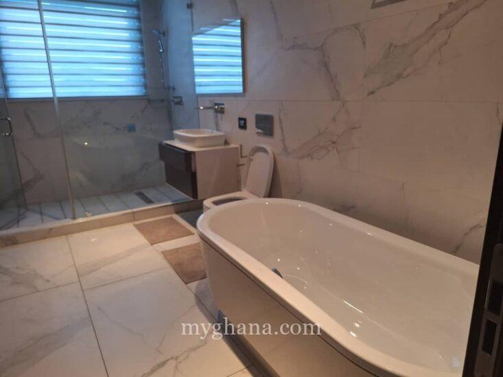 4 bed furnished townhouse to let at East Legon near the French Sch, Accra