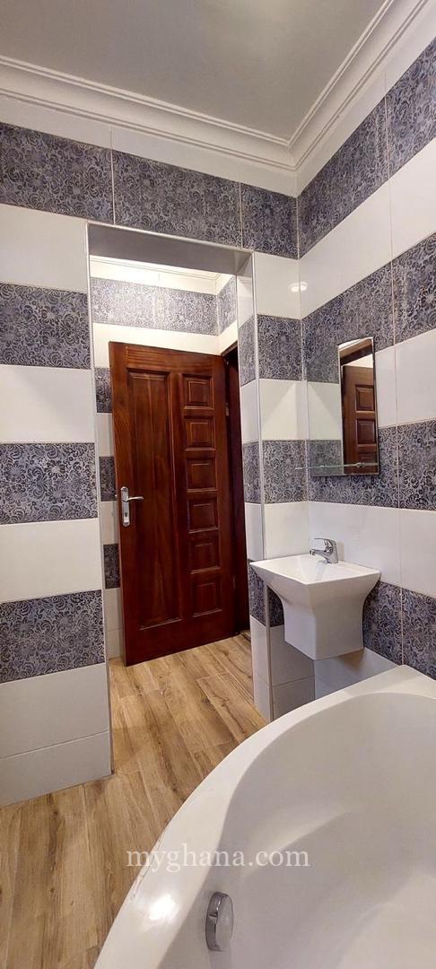 4 bedroom house for rent at east Legon hills