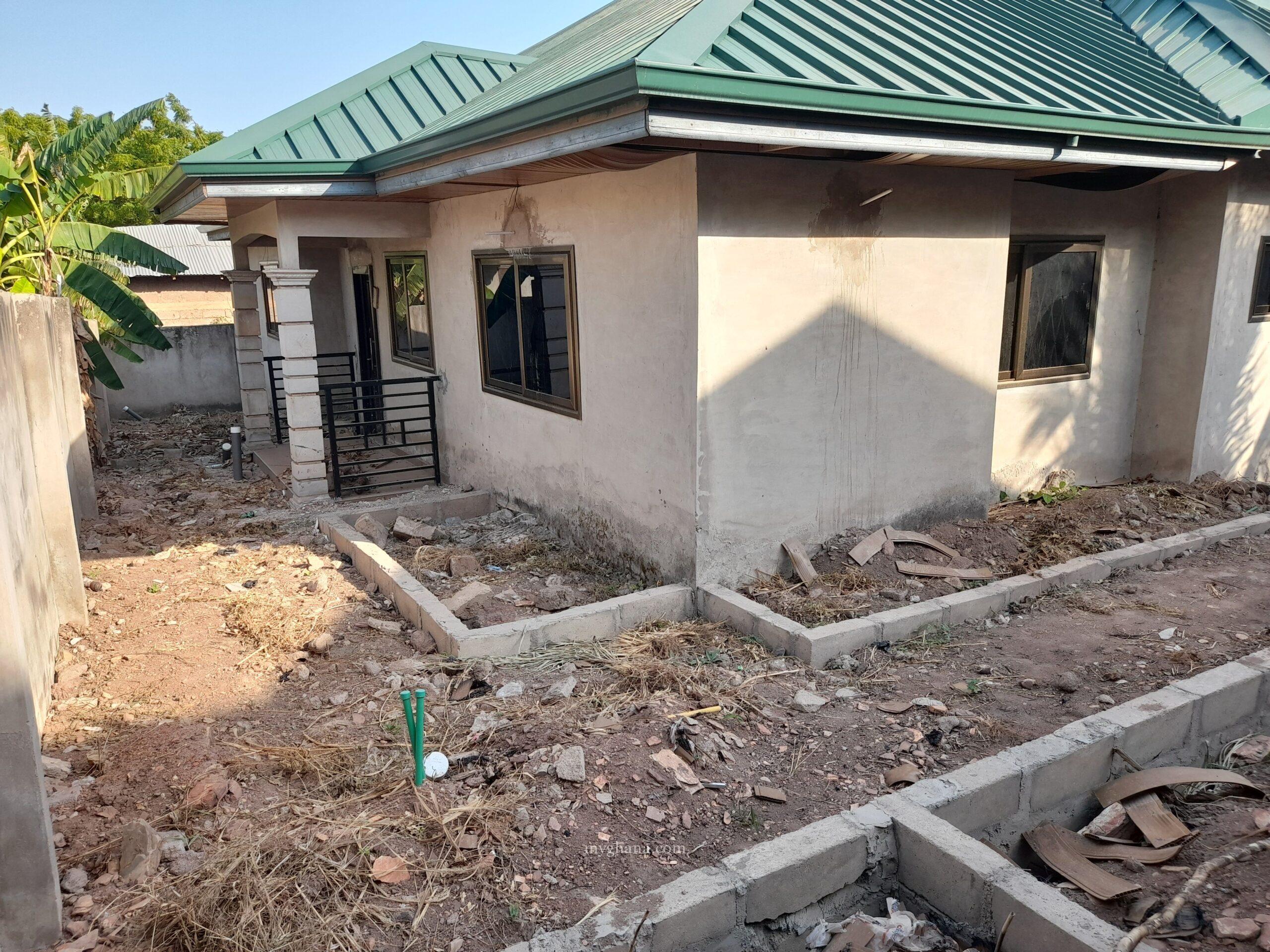 4 bedroom house near completion 95% @ Oyibi