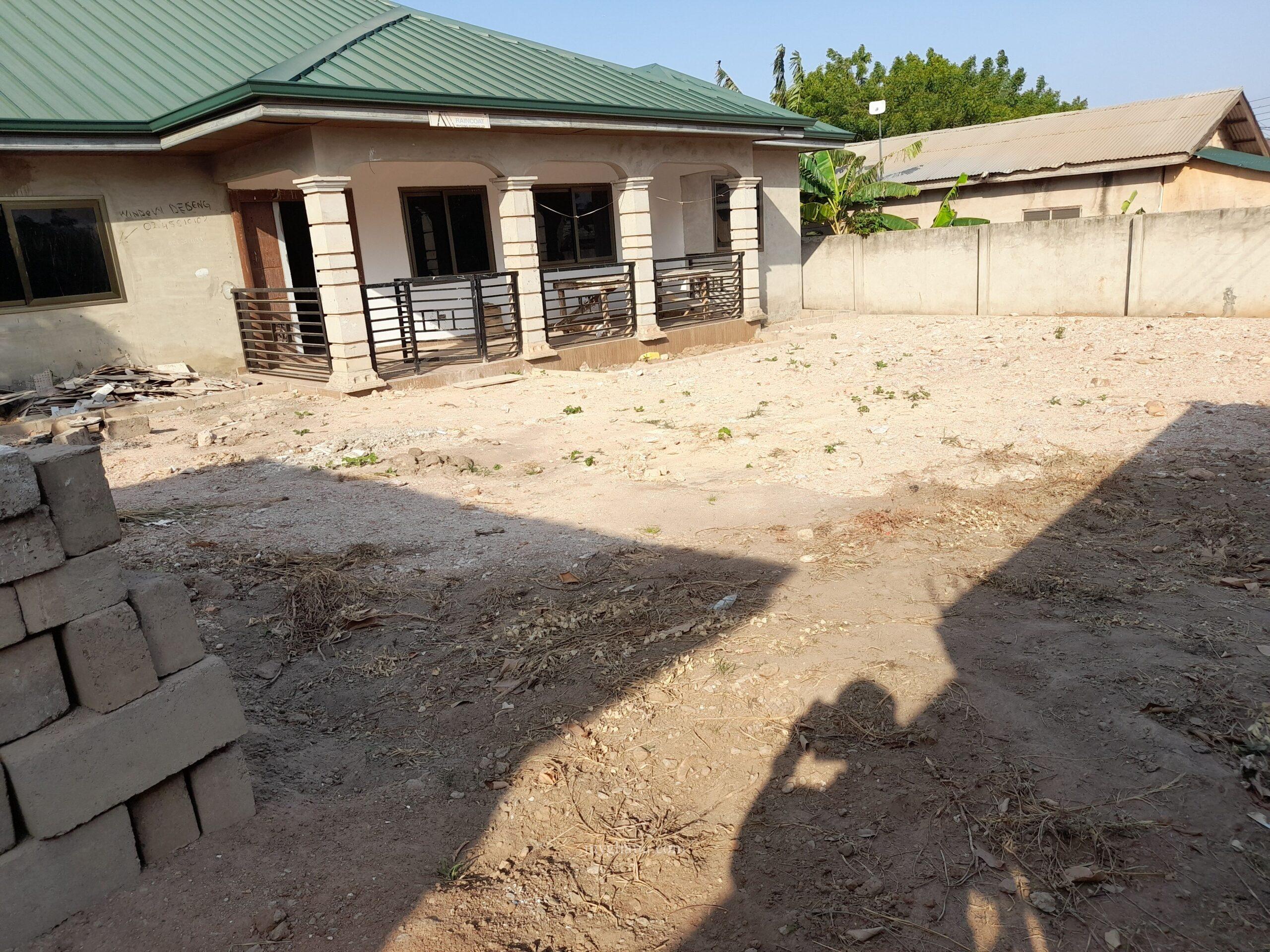 4 bedroom house near completion 95% @ Oyibi