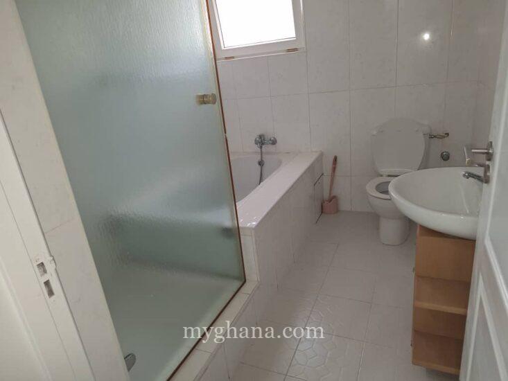 Furnished 3 bedroom to let at Airport, Accra