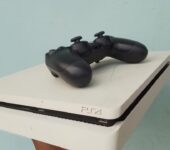 Ps4 Slim Jailbroken with Games