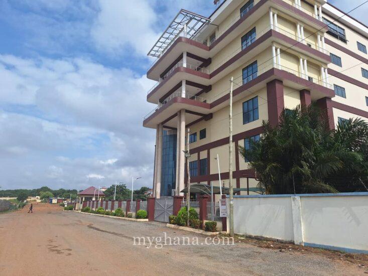 Executive office facility to let at Shiashie near Airport Residential Area
