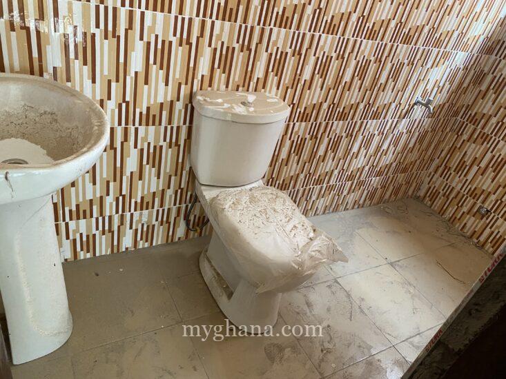 2 bedroom apartment for rent at amasaman