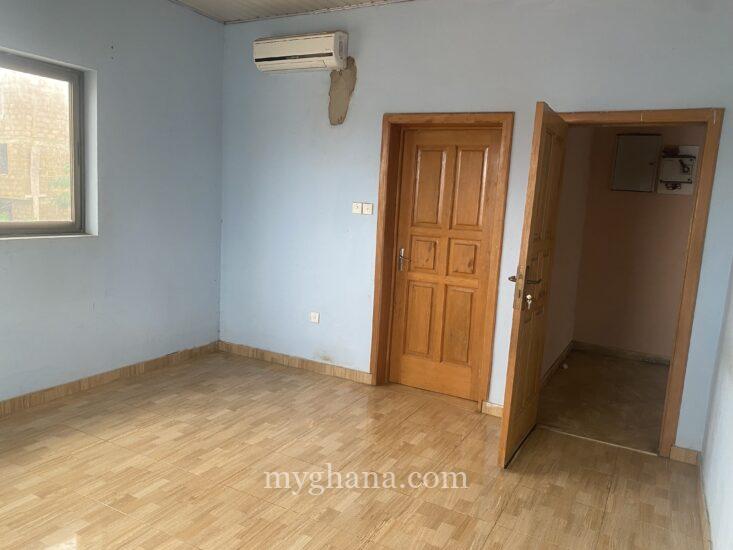 3 bedroom apartment for rent at amasaman cocobod
