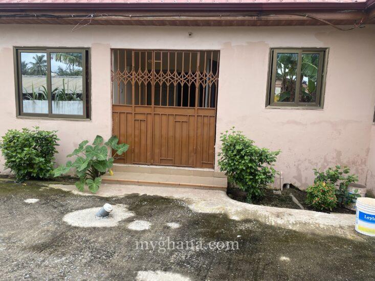 Chamber and hall self contain for rent at amasaman achiaman