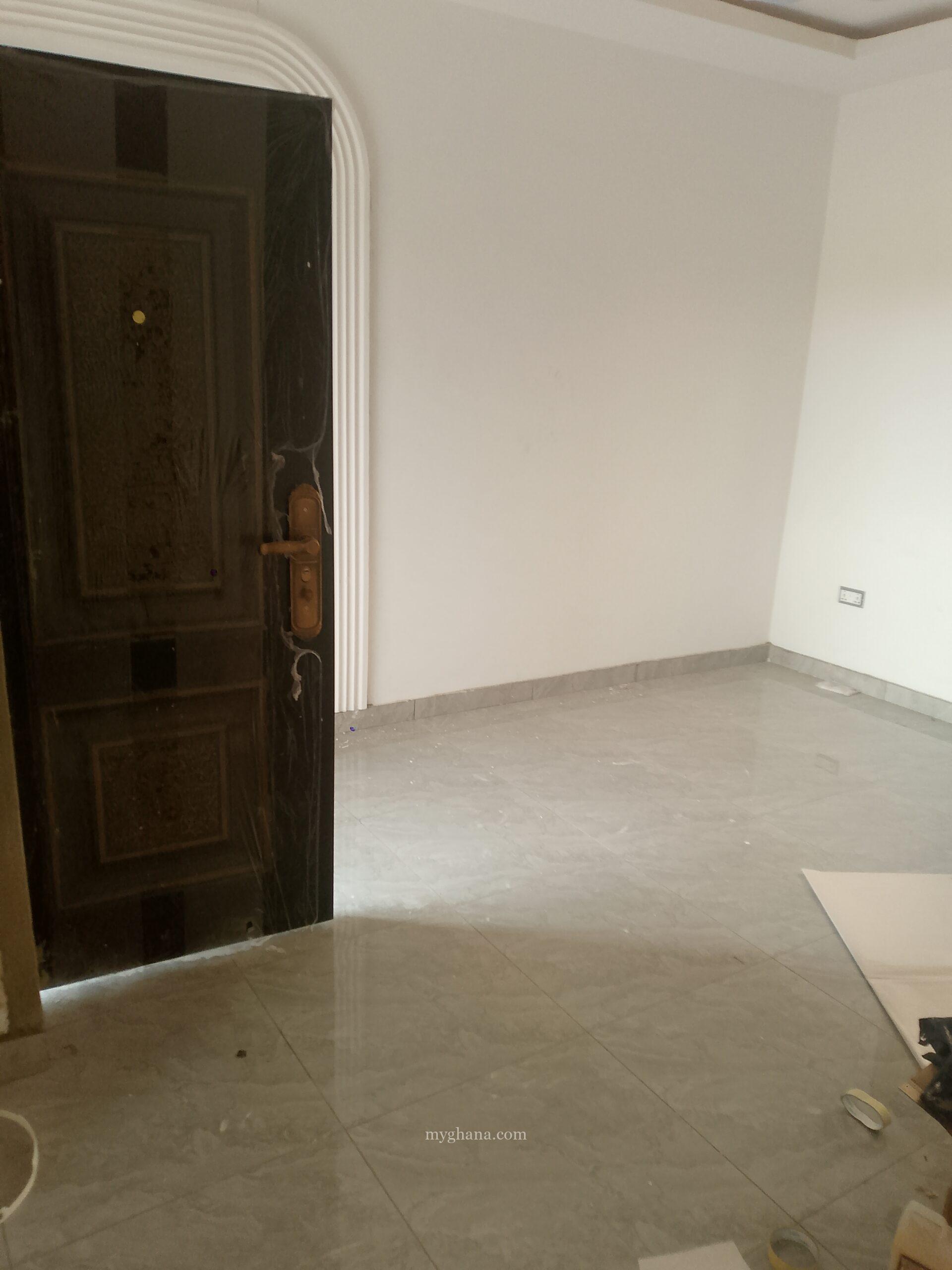 2 bedrooms apartment for rent at Alahaji