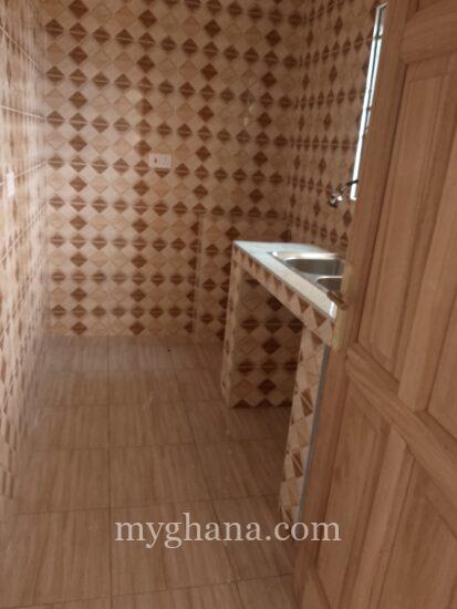 2 bedrooms apartment for rent at Alahaji