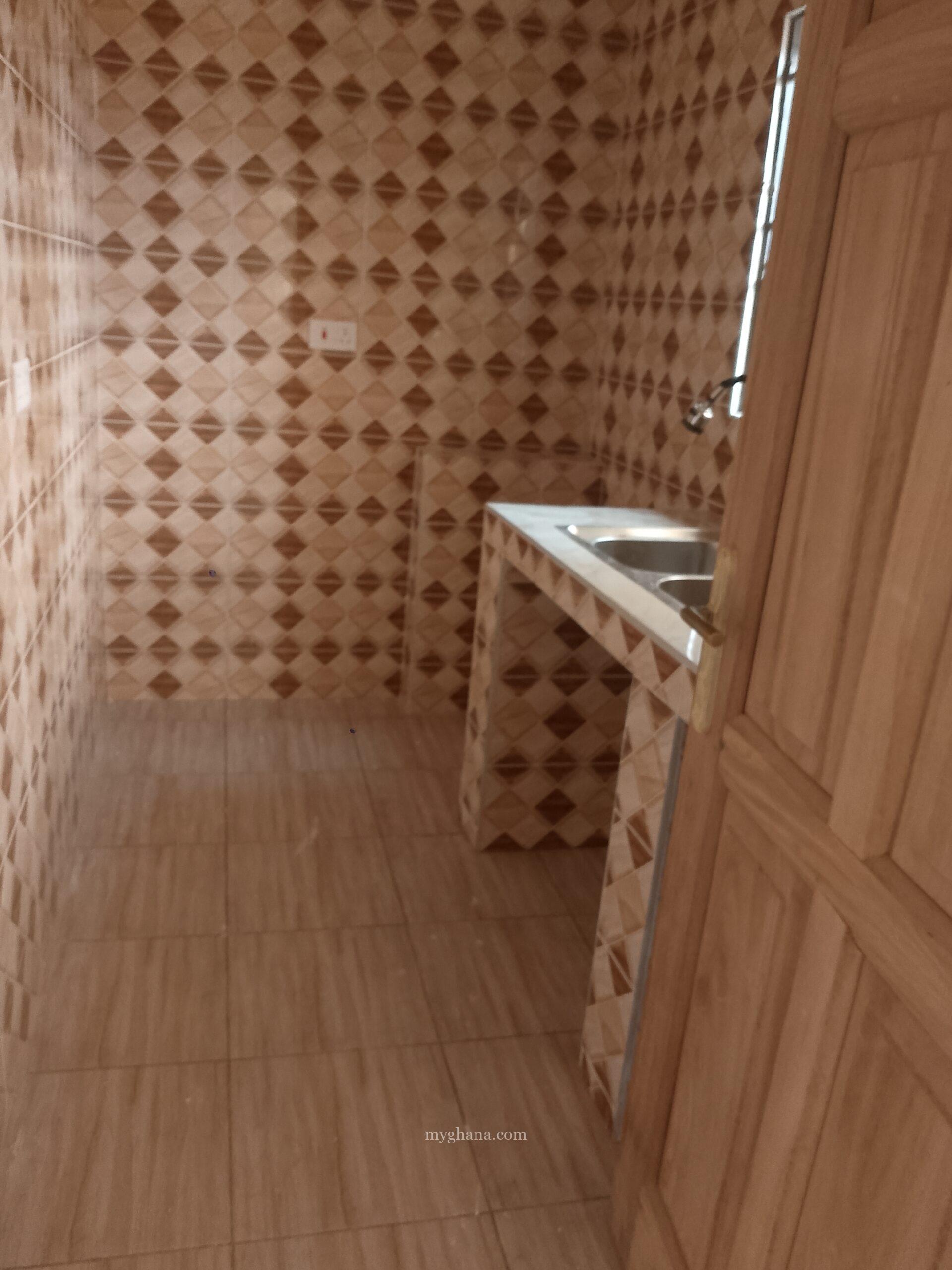 2 bedrooms apartment for rent at Alahaji