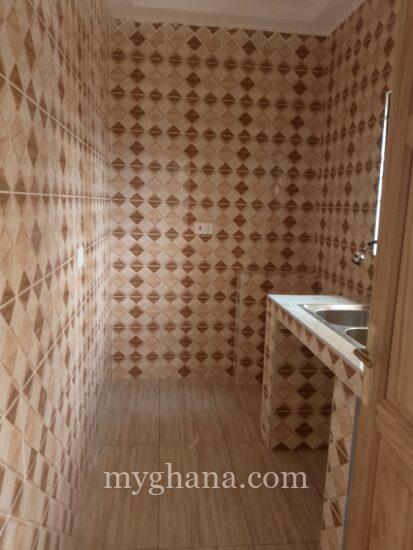 2 bedrooms apartment for rent at Alahaji