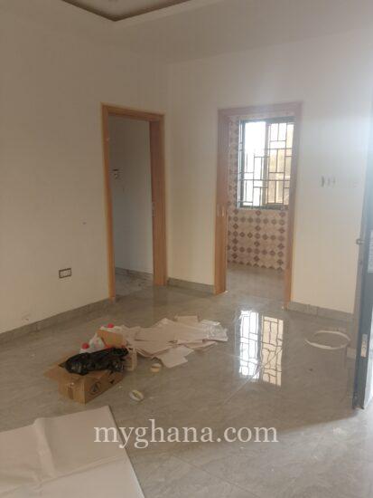 2 bedrooms apartment for rent at Alahaji