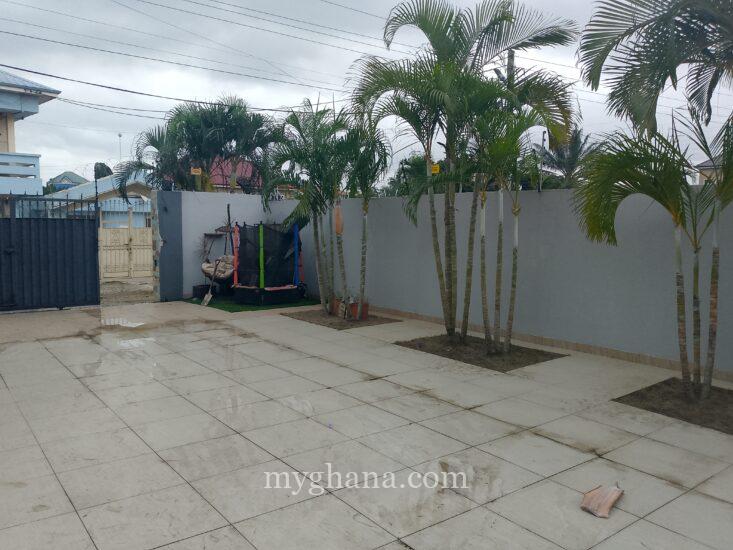 3 bedrooms house for sale at Achimota