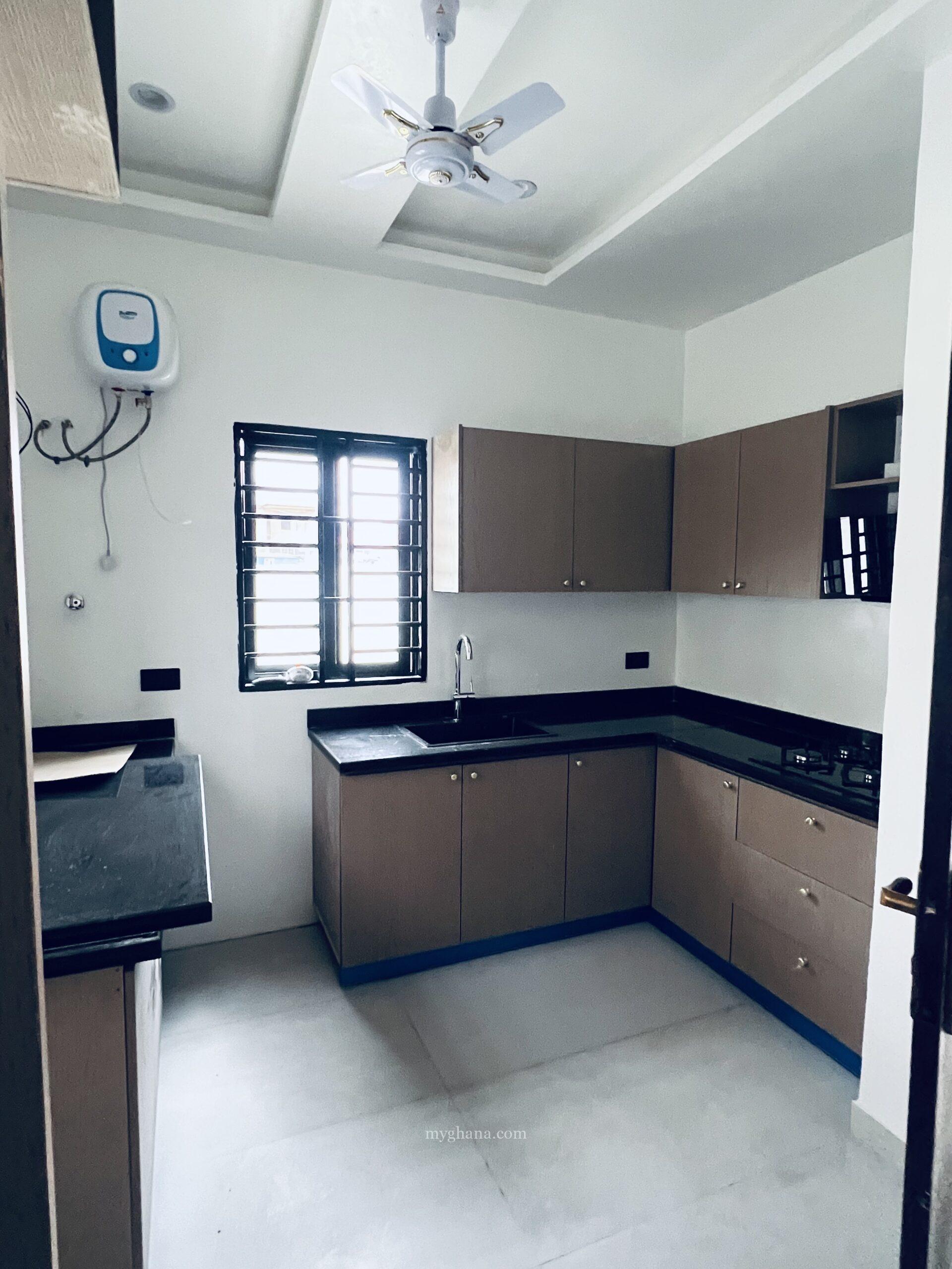 2bedroom house for sale @Lake side Botwe