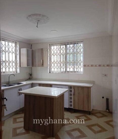 4 bedrooms house for rent at north legon agbogba