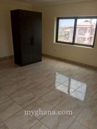 Two bedroom apartment for rent at community 25