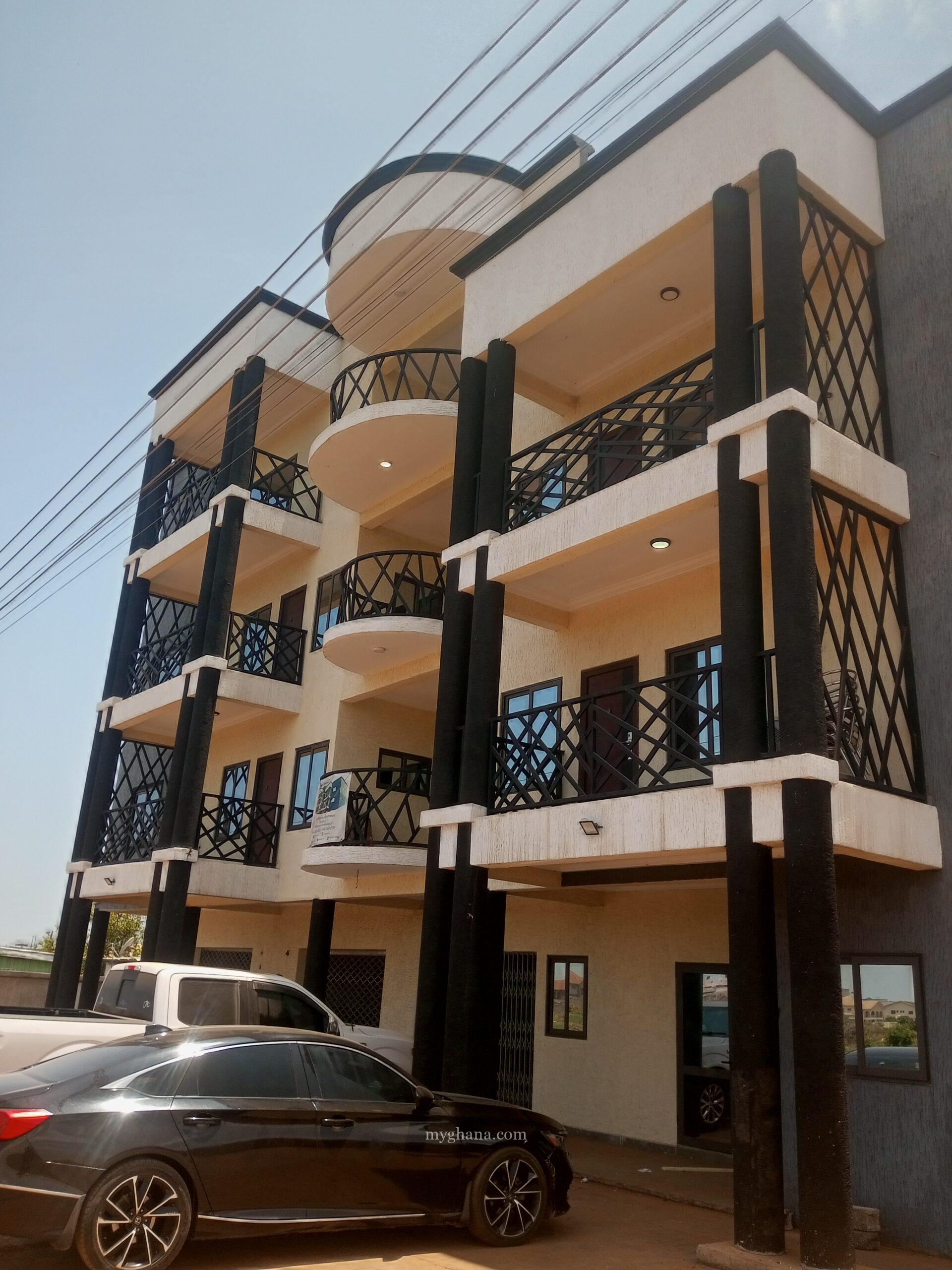 Two bedroom apartment for rent at community 25