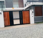 Executive 5 bedrooms house forsale at oyarifa focus hospital area