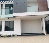 Executive 5 bedrooms house forsale at oyarifa focus hospital area