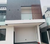 Executive 5 bedrooms house forsale at oyarifa focus hospital area