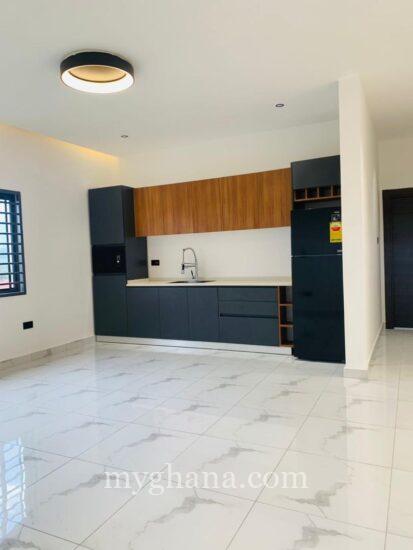 Executive 5 bedrooms house forsale at oyarifa focus hospital area