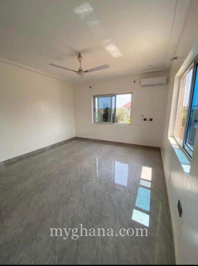 2 bedrooms apartment for rent at oyarifa