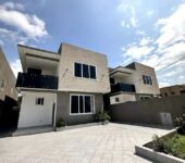 4 bedrooms house for rent at Lakeside