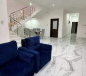 4 bedrooms house for rent at Lakeside