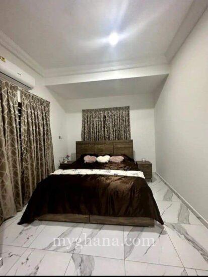 4 bedrooms house for rent at Lakeside