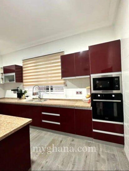 4 bedrooms house for rent at Lakeside