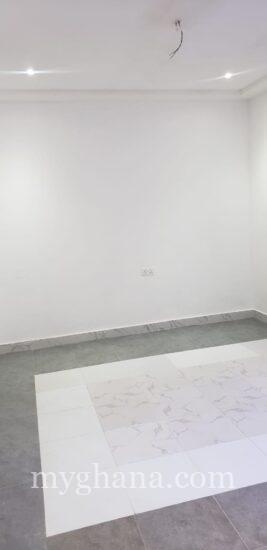 Executive newly built single room self contained for rent at lakeside commu