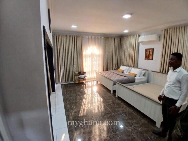 Executive 4bedroom house with 2boys quarters and a standby generator at eas