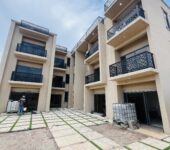 2bedrooms apartment for ren in Adjiringanor School Junction