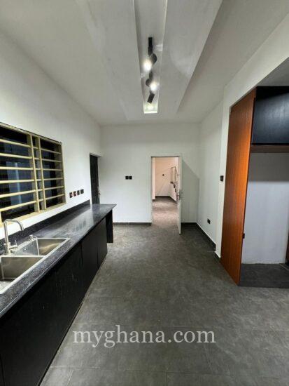 3 bedrooms for rent in east legon hills Comes all en suite rooms with spaci