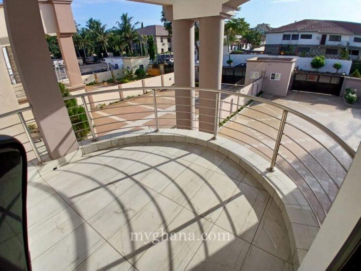 Executive 4bedroom house with 2boys quarters and a standby generator at eas