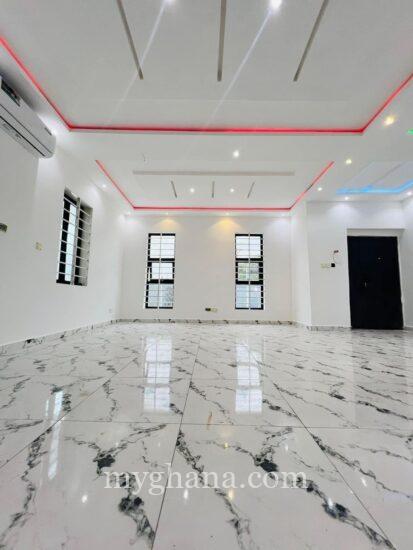 2bedroom house for sale at Oyarifa