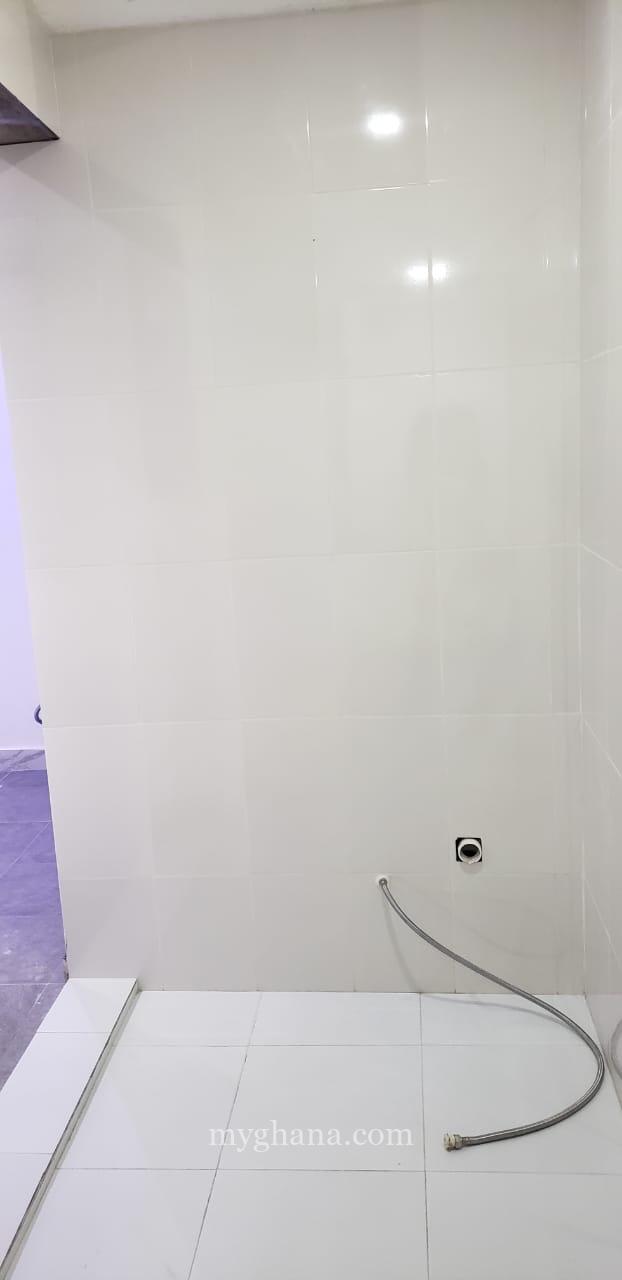 Executive newly built single room self contained for rent at lakeside commu