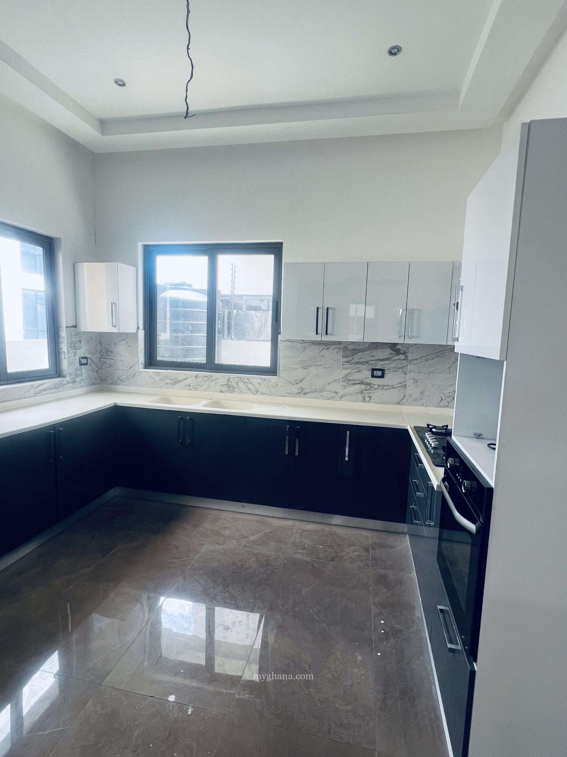 4bedroom house for rent @East Legon