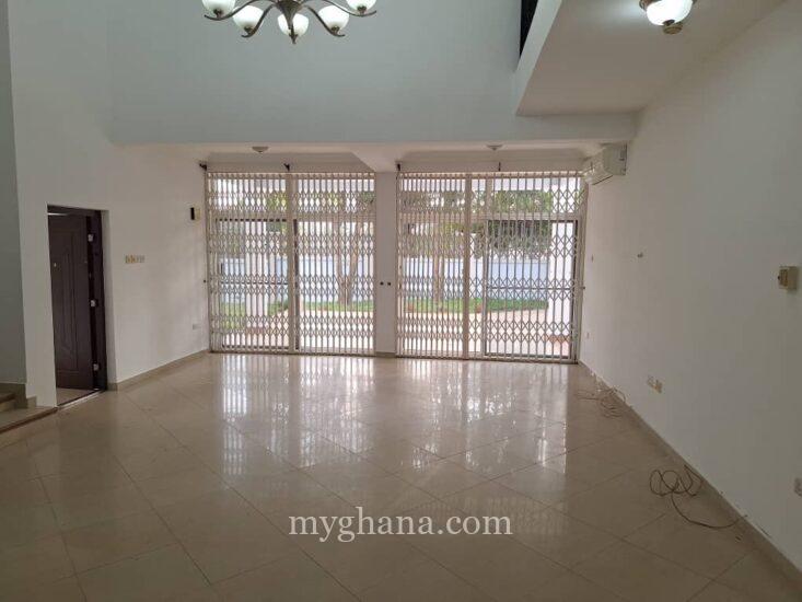 4 bedroom house with pool to let at Abelemkpe near Lincoln School, Accra