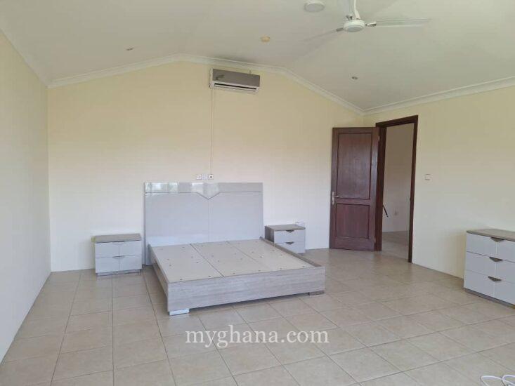 4 bedroom house to let at Cantonment, Accra