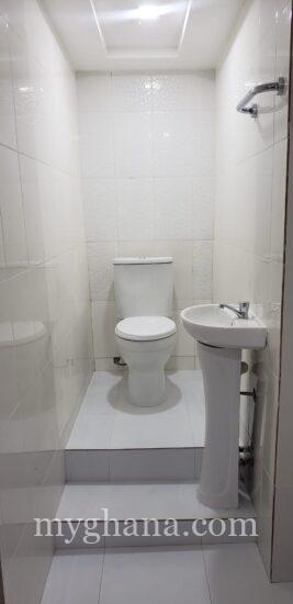Executive newly built single room self contained for rent at lakeside commu